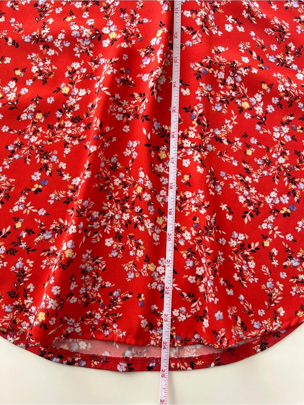 Ann Taylor Red Floral Blouse XXS Silky V Neck Long Sleeve Feminine Top XS